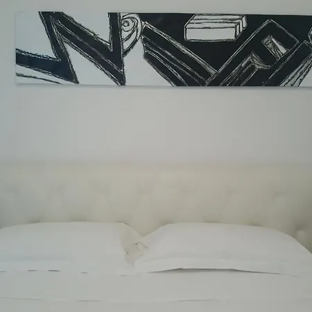 Lhp Chiaia * Naples